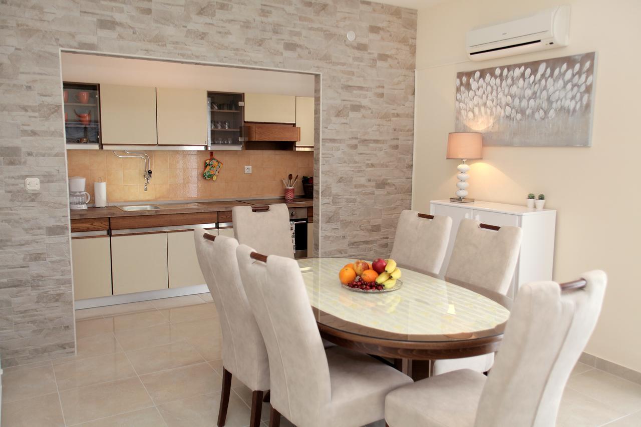 Apartment Carmen Trogir Bagian luar foto