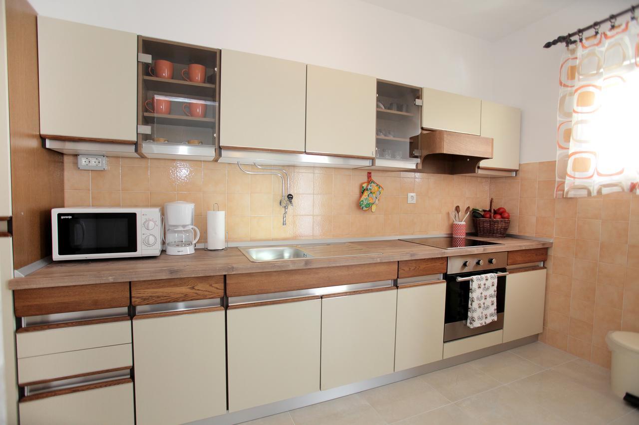Apartment Carmen Trogir Bagian luar foto